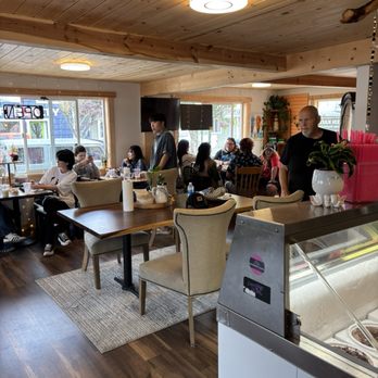 Kraken Kafe - Busy busy busy seating area - Coffee & Tea Near Me - Long Beach, Washington