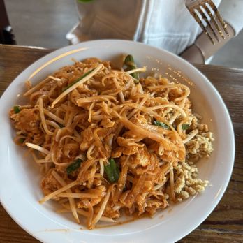 Arawan Thai Cuisine - 80 Pad Thai with chicken - Thai Near Me - Portland, Oregon