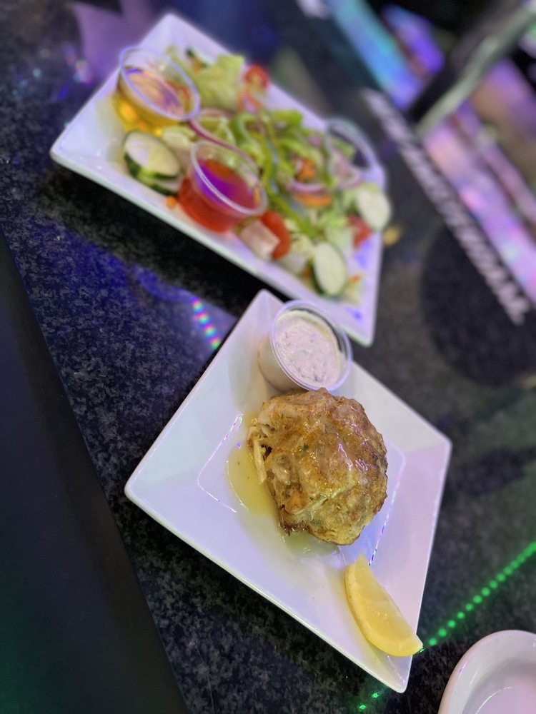 Luna Del Sea Steak & Seafood Bistro