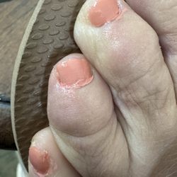 Myan Nail Salon - Sloppy polish