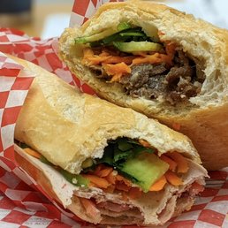 a sandwich cut in half