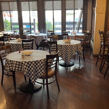 Perry's - Embarcadero - Back restaurant seating area - American Near Me - San Francisco, California Perry's - Embarcadero - Back restaurant seating area - American Near Me - San Francisco, California