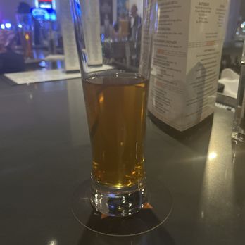 Up North Ale House - $6 Goose Island brought to me within 15seconds of sitting down on a Friday night - Pubs Near Me - Naperville, Illinois