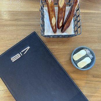 Restaurant 917 - Menu and pretzel bread and butter - IG @bougiefoodieboi - New American Near Me - Carson, California