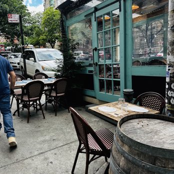 Briciola Harlem - Exterior tables and enclosed street seating - Pizza Near Me - New York, New York