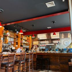 Zeneli Pizzeria - Inside