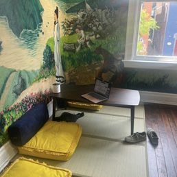 Floor seating area
