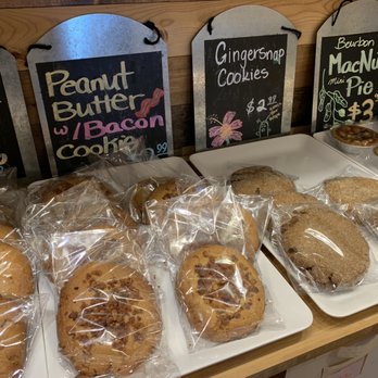 Maui Bread - Yummy goodies - Bakeries Near Me - Kihei, Hawaii