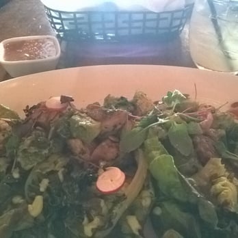 Gabbi's Mexican Kitchen - Enselada de aguacate with chicken added - Mexican Near Me - Orange, California Gabbi's Mexican Kitchen - Enselada de aguacate with chicken added - Mexican Near Me - Orange, California