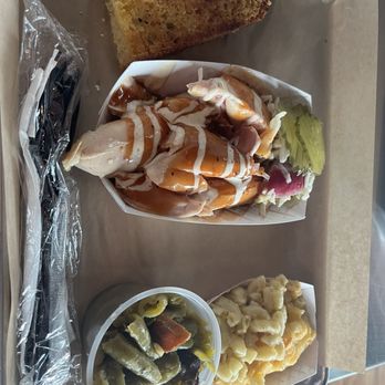 Moe's Original BBQ - Smoked Turkey Platter Mac & cheese Green beans - Barbeque Near Me - Peachtree Corners, Georgia