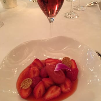La Grande Cascade - Dessert  #2 strawberries compot - French Near Me - Paris, 75