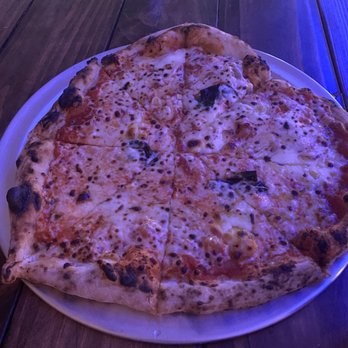 La Casa Bianca - Margherita pizza - Pizza Near Me - Mary Esther, Florida La Casa Bianca - Margherita pizza - Pizza Near Me - Mary Esther, Florida
