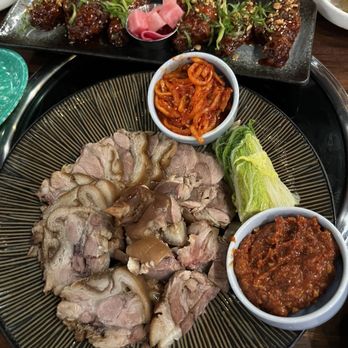 Pocha 93 - Jokbal and fried chicken - Cocktail Bars Near Me - Orlando, Florida
