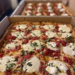 Reno’s Pizzeria Ristorante - Grandma Pizza