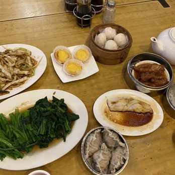 Winsor Dim Sum Café - Chow mein (with udon-like noodles), Shark's Fin with Pork Dumplings, har gow, Sauteed Chinese U-Choy - Dim Sum Near Me - Boston, Massachusetts Winsor Dim Sum Café - Chow mein (with udon-like noodles), Shark's Fin with Pork Dumplings, har gow, Sauteed Chinese U-Choy - Dim Sum Near Me - Boston, Massachusetts