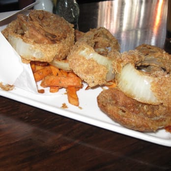 25 Degrees - Half sweet potato fries half onion rings - Burgers Near Me - Los Angeles, California