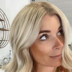 Salon Celeste - Beautiful blonde highlight with a base shadow, by Monica