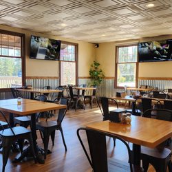 Sierra Taphouse And Pizza - Inside