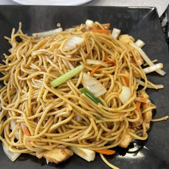 Saigon Bay - Chicken noodle - Vietnamese Near Me - Tampa, Florida