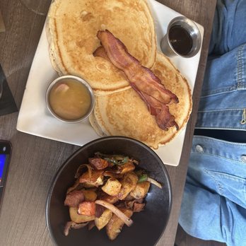 The Bistro - Chefs Choice Stack w/ breakfast potatoes - American Near Me - Bowling Green, Kentucky