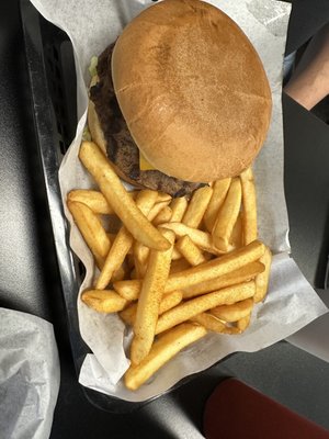 Lucky's Burgers & Shakes by null
