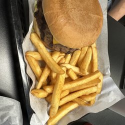 Lucky's Burgers & Shakes