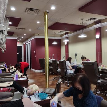 Silk Nails - Several massage pedicure chairs, nail stations, waxing room. - Nail Salons Near Me - Kingwood, Texas