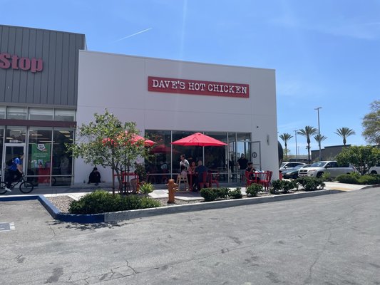 Dave's Hot Chicken by null