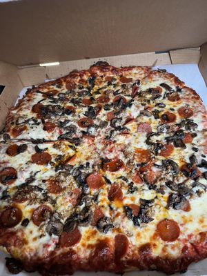 Bocce Club Pizza by null