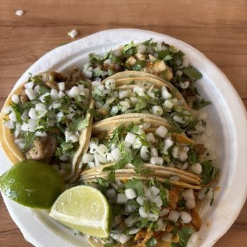 Lilly's Tacos - Two carne asada tacos, two el pollo tacos, and one tripe taco - Mexican Near Me - Santa Barbara, California