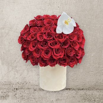 Carol Flowers - Box of roses - Balloon Services Near Me