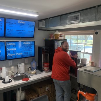 Dairy Mart - Friendly! - Fast Food Near Me - Wellsville, Missouri