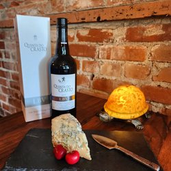 The Secret Wine Society - The classic: Port + Stilton blue cheese