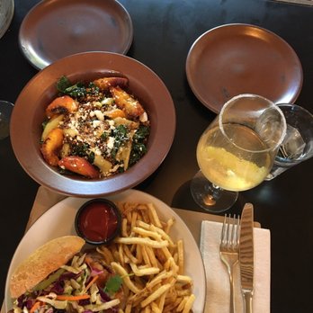 Johnston's Saltbox - New American Near Me - San Carlos, California Johnston's Saltbox - New American Near Me - San Carlos, California