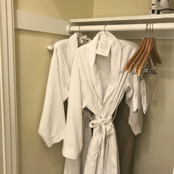 Grande Colonial - Robes - Hotels Near Me - La Jolla, California