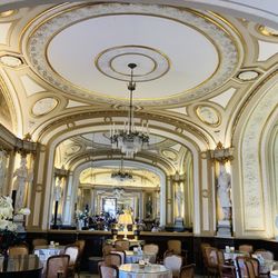Gran Caffè Gambrinus - Seating