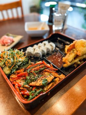 Yellowfinn Grill & Sushi Bar by null
