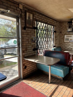 Bully's Soul Food Restaurant by null