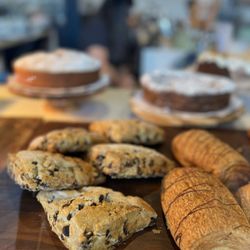 For Five Coffee - Chocolate Chip Scone