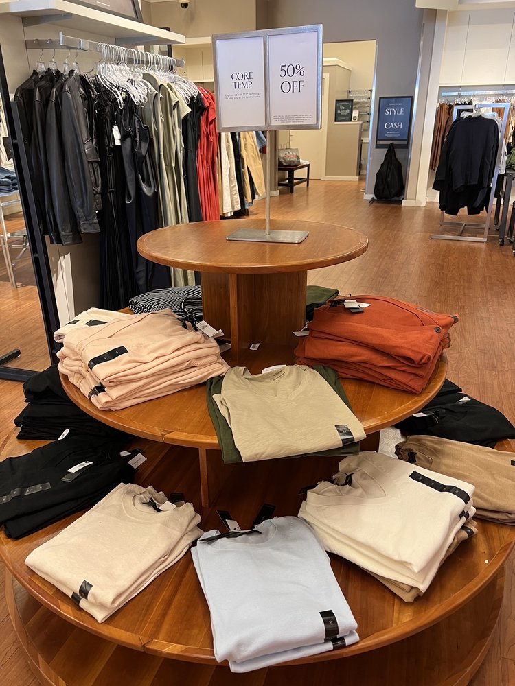 BANANA REPUBLIC FACTORY STORE Updated May 2024 15 Photos 2300 S