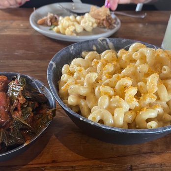 La Cabra Brewing Smokehouse - 16 oz. Brisket Mac & Cheese - Brewpubs Near Me - Bryn Mawr, Pennsylvania La Cabra Brewing Smokehouse - 16 oz. Brisket Mac & Cheese - Brewpubs Near Me - Bryn Mawr, Pennsylvania