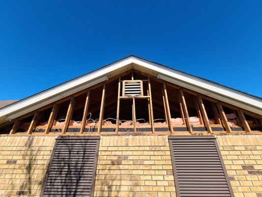 R.Leons Construction