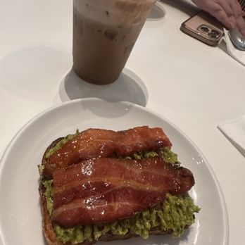 Kentzo Koffee - Avo toast specialty latte - Breakfast & Brunch Near Me - Maplewood, Missouri