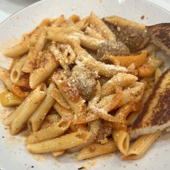 Royal Bistro - Hot wave pasta meatballs on sauce - Italian Near Me - Etobicoke, Ontario