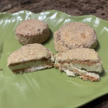 Crumbs nd Creams - Bakeries Near Me - Chicago, Illinois