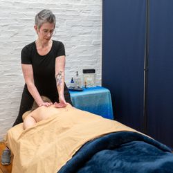 Jiva Fitness - Massage therapist, Leigh Orner-Carnese working her magic