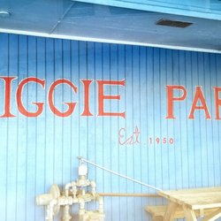 Piggie Park - PIGGIE PARK drive-in restaurant in Thomaston, Georgia.