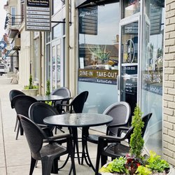 Karlton Cafe - Outside dining