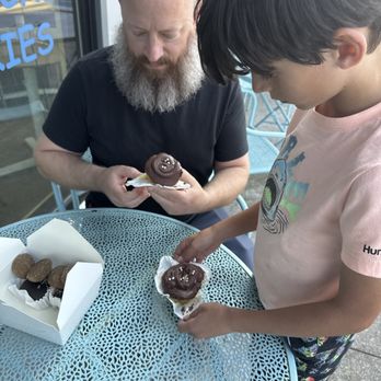 Carina's Bakery - Bakeries Near Me - Beaverton, Oregon