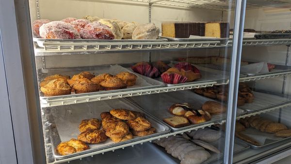 Pasteleria Y Panaderia La Ideal by null
